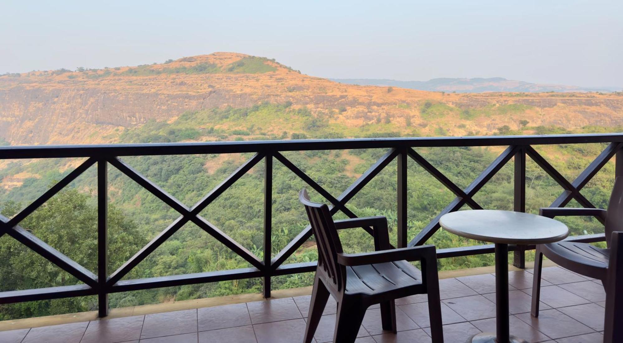 Upper Deck Resort - Stay And Relax At The Highest Peak Lonavala Bagian luar foto