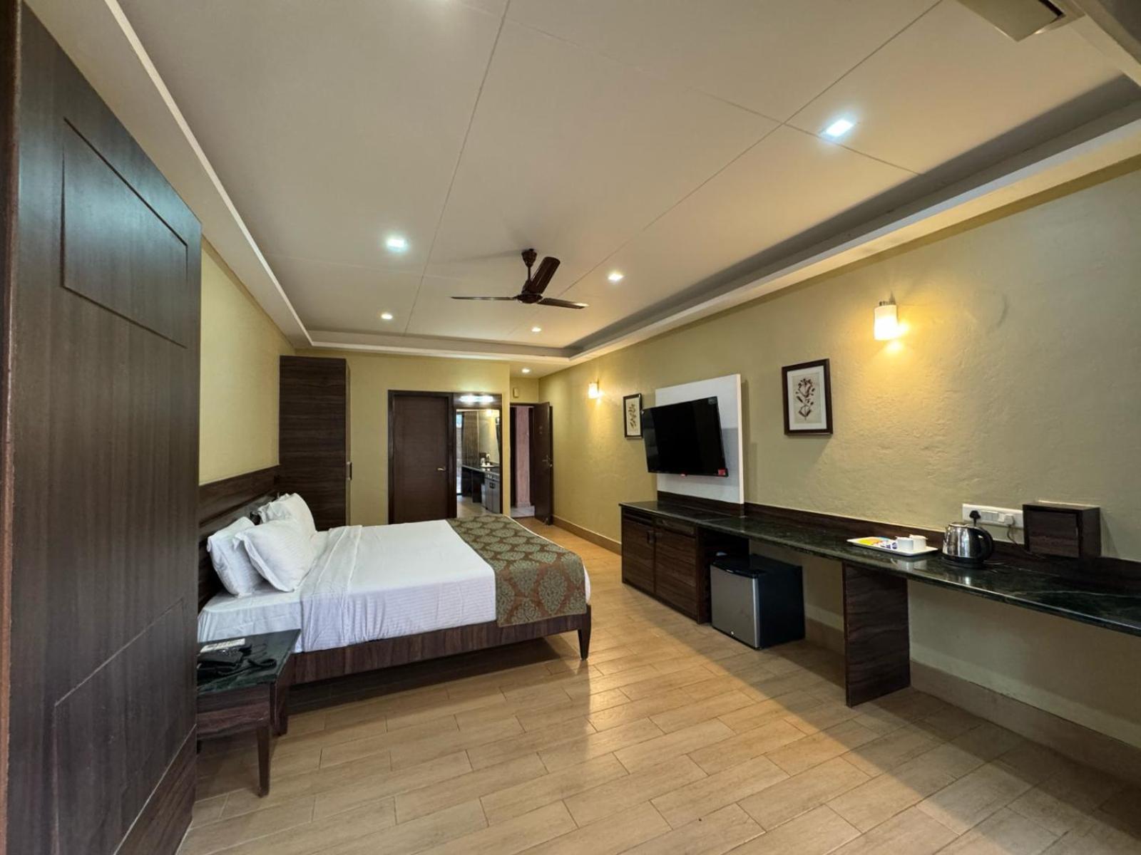 Upper Deck Resort - Stay And Relax At The Highest Peak Lonavala Bagian luar foto