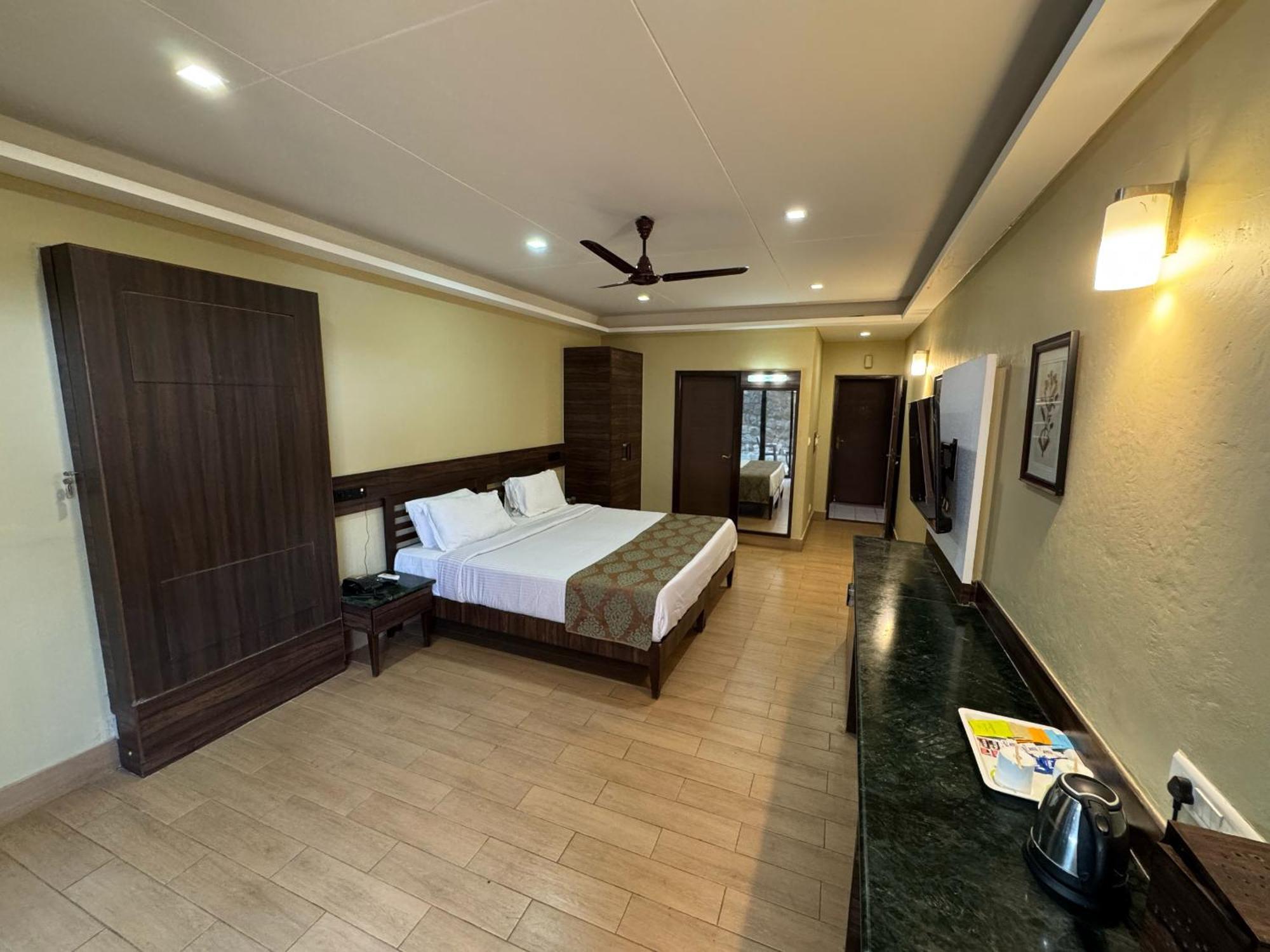 Upper Deck Resort - Stay And Relax At The Highest Peak Lonavala Bagian luar foto