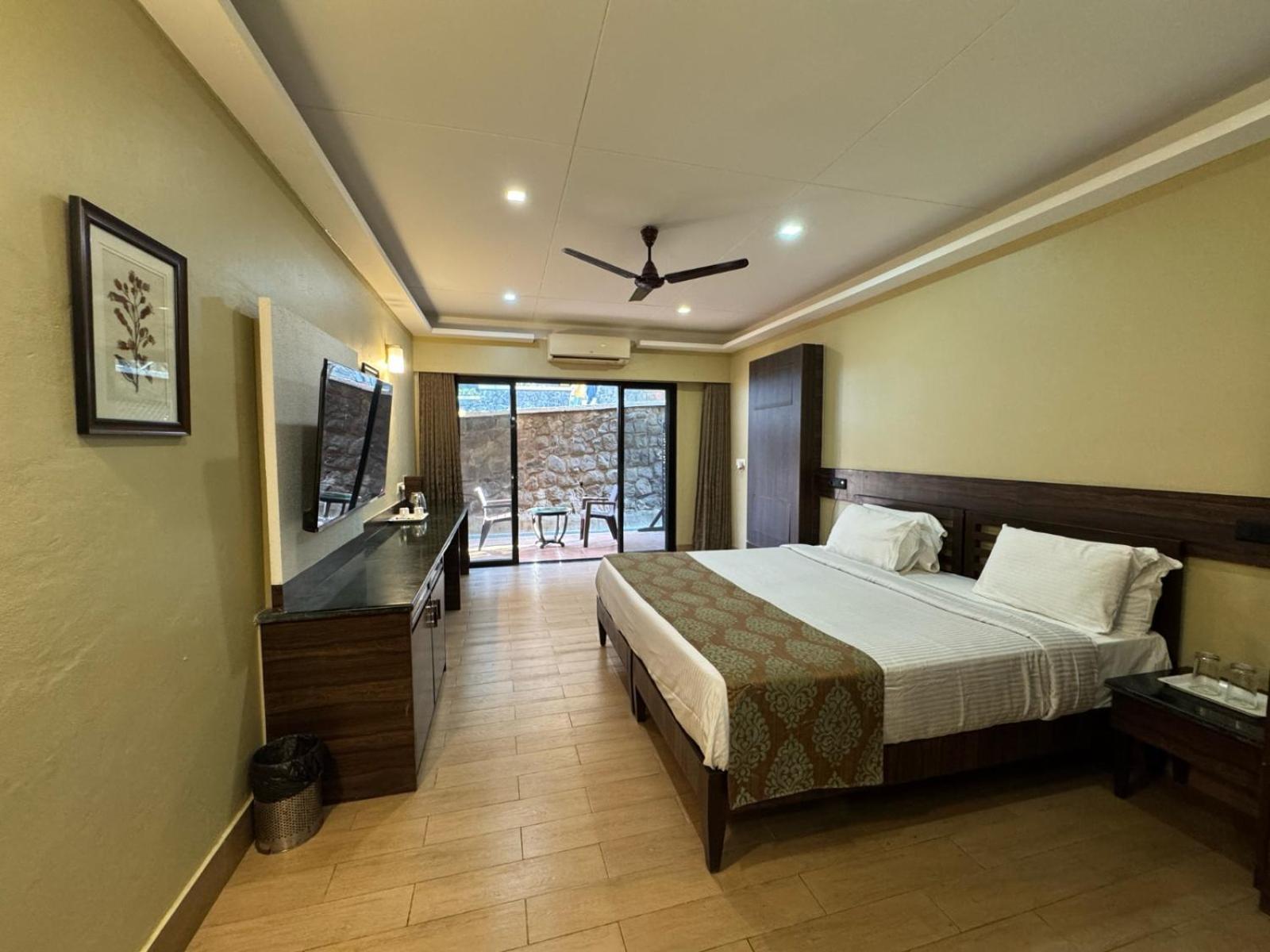 Upper Deck Resort - Stay And Relax At The Highest Peak Lonavala Bagian luar foto