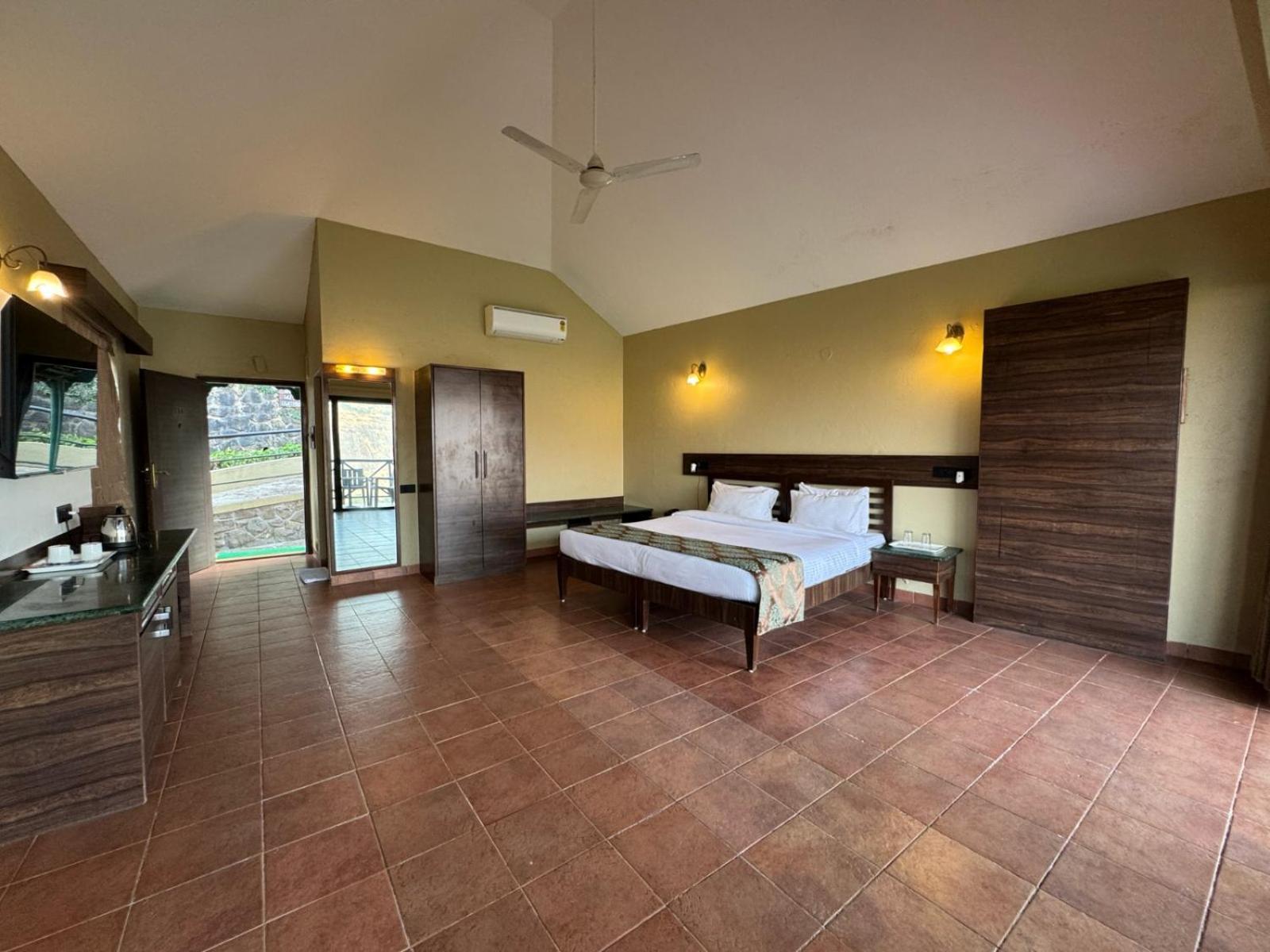 Upper Deck Resort - Stay And Relax At The Highest Peak Lonavala Bagian luar foto