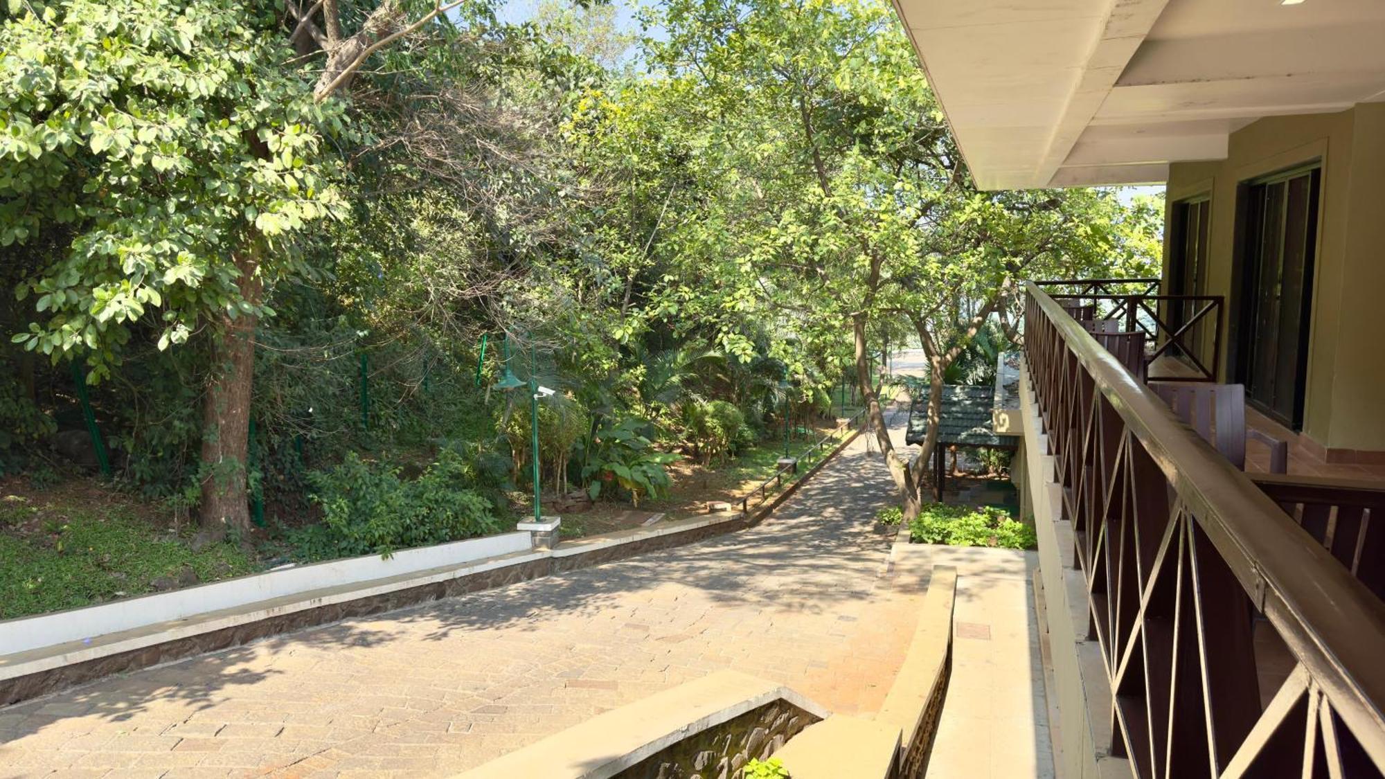 Upper Deck Resort - Stay And Relax At The Highest Peak Lonavala Bagian luar foto