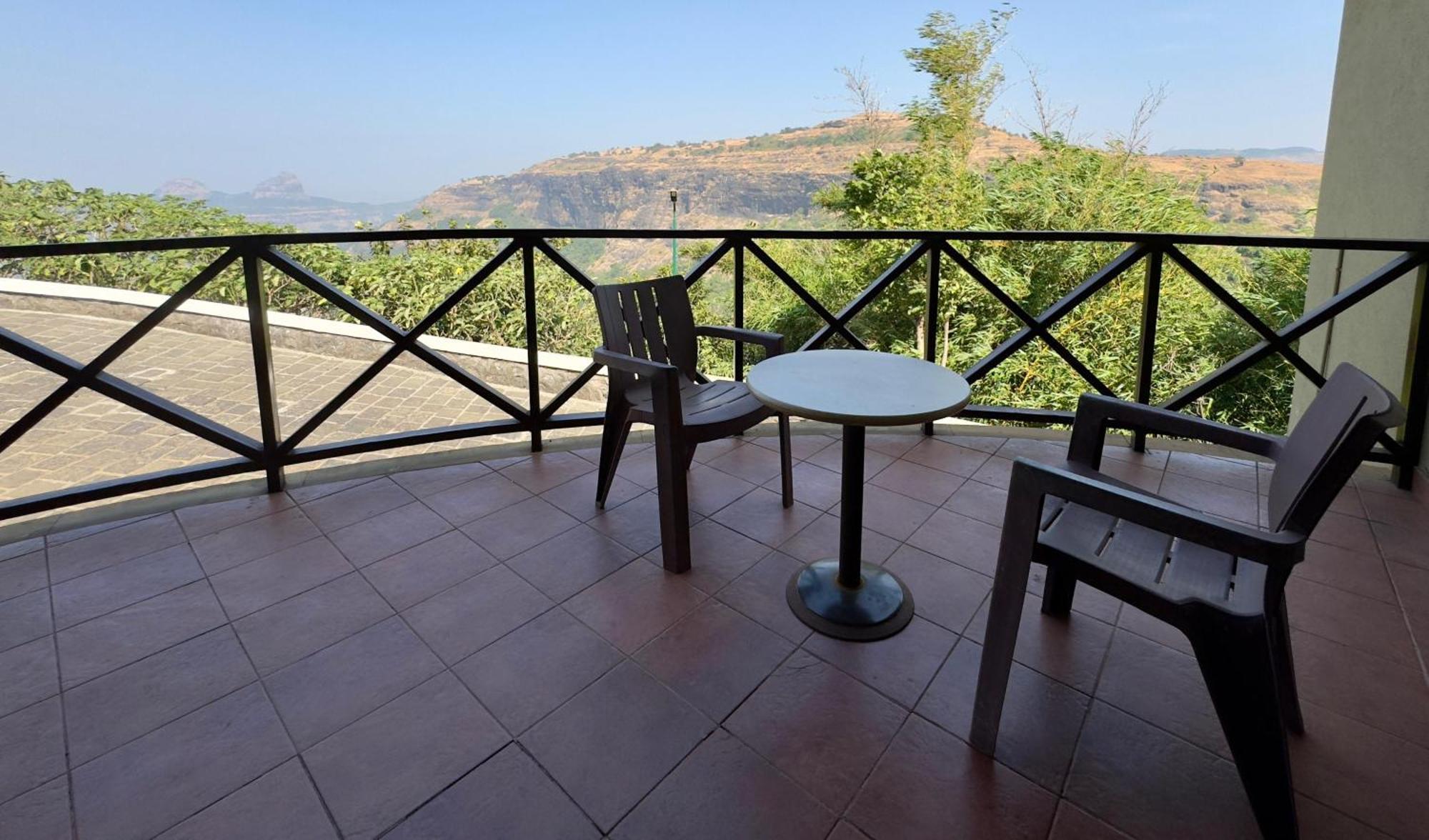 Upper Deck Resort - Stay And Relax At The Highest Peak Lonavala Bagian luar foto