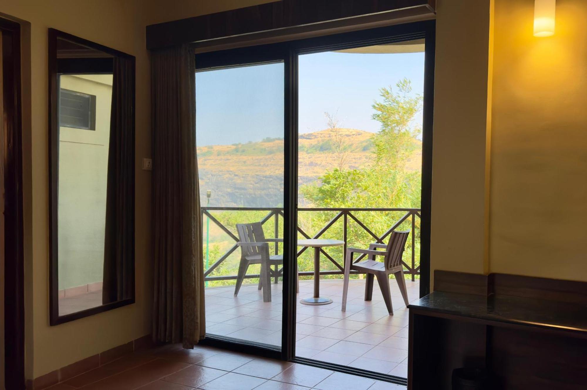 Upper Deck Resort - Stay And Relax At The Highest Peak Lonavala Bagian luar foto